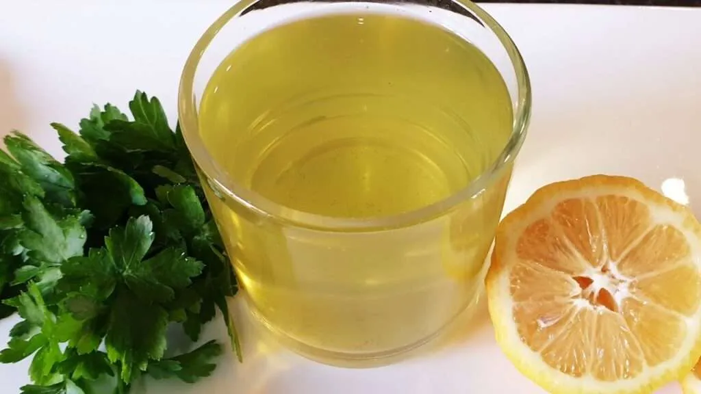 Chá de salsa emagrece